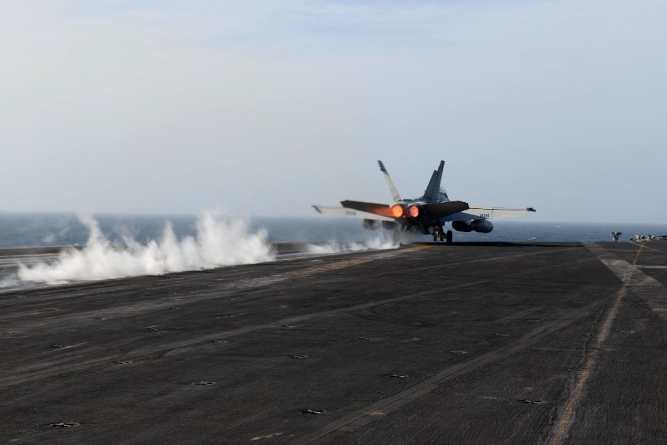 USS HARRY S. TRUMAN (CVN 75) 131216-N-CC806-044 (11414262585)