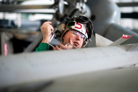 USS HARRY S. TRUMAN (CVN 75) 140107-N-ZG705-136 (11831604554)