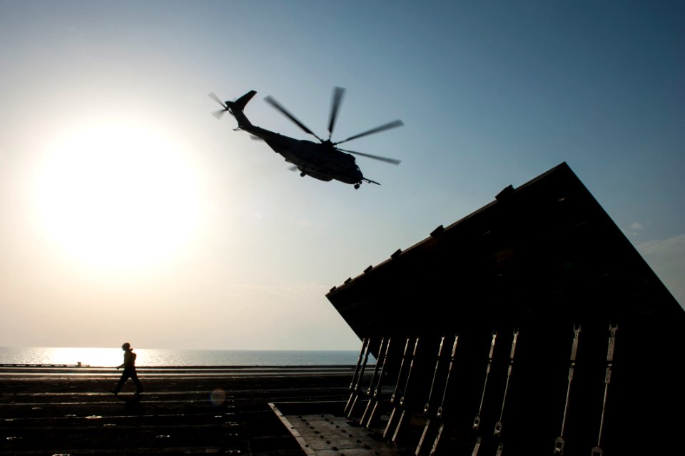 USS HARRY S. TRUMAN (CVN 75) 131219-N-ZG705-913 (11461795423)