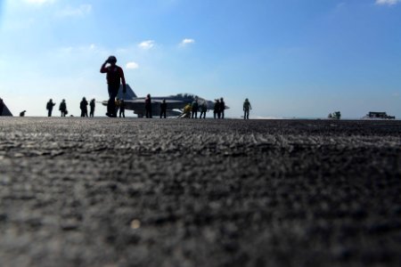 USS HARRY S. TRUMAN (CVN 75) 131221-N-GR168-001 (11490423443)