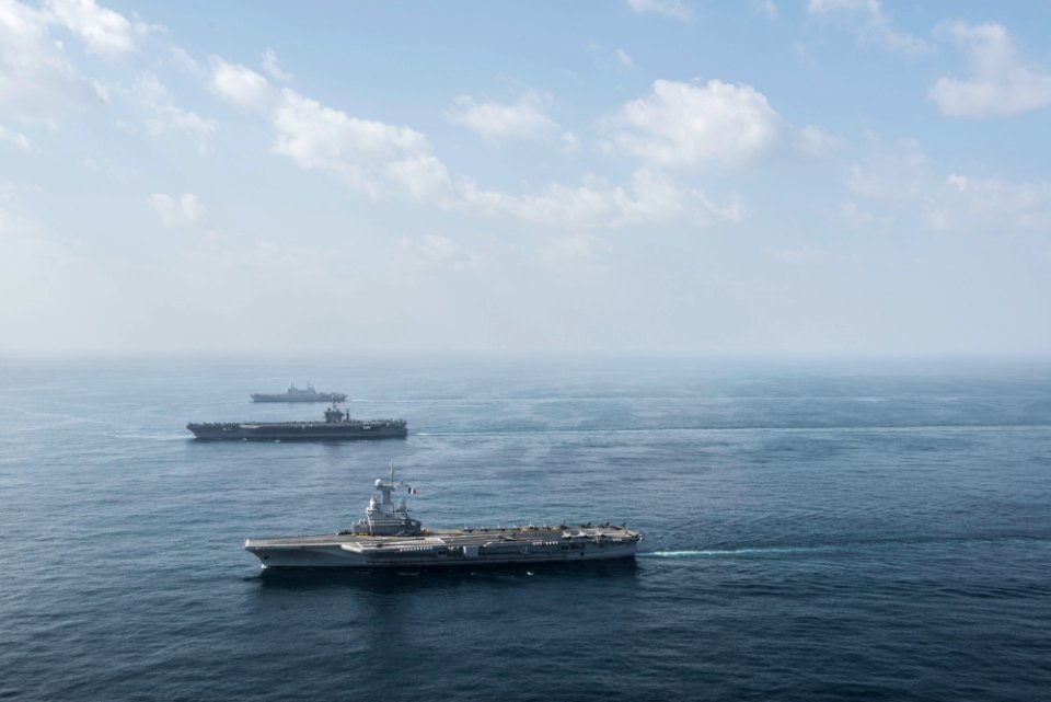 USS HARRY S. TRUMAN (CVN 75) 140103-N-CL550-634 (11799074776)