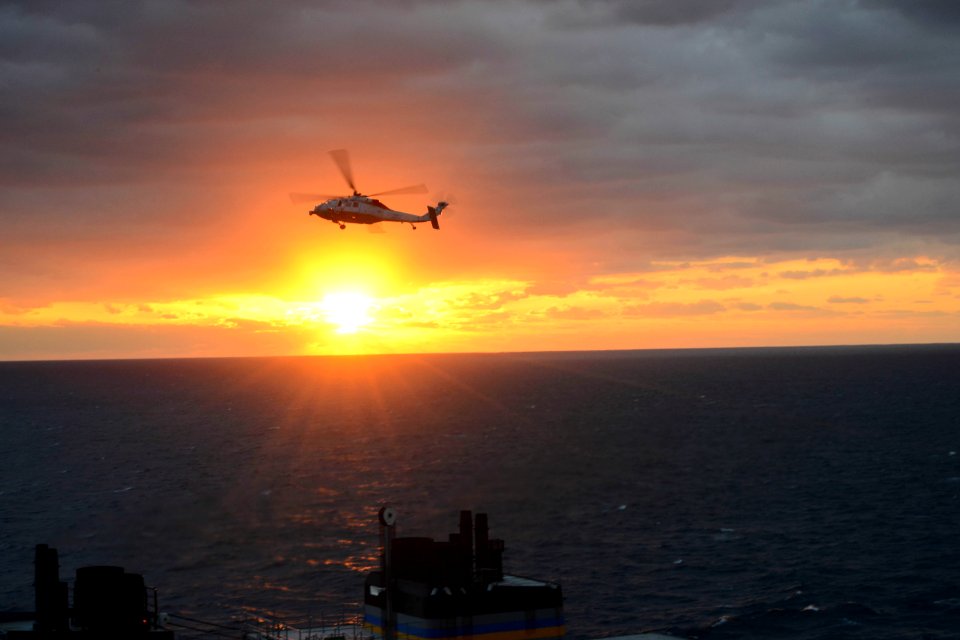 USS Harry S. Truman (CVN 75) 140110-N-CC806-068 (11883638614)