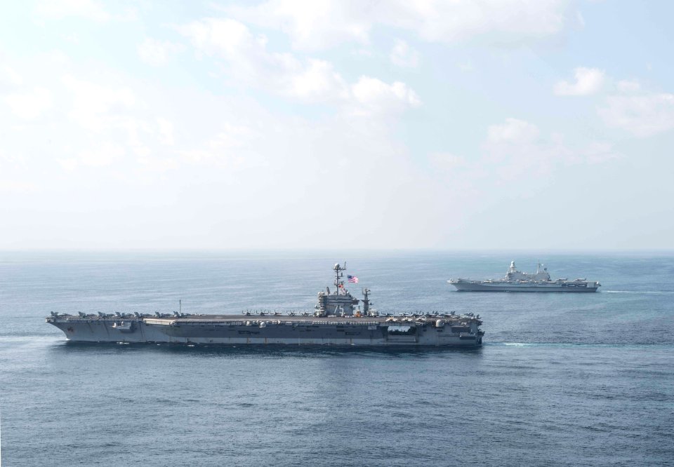 USS HARRY S. TRUMAN (CVN 75) 140103-N-CL550-332 (11798569903)