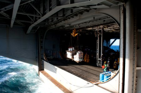USS Harry S. Truman (CVN 75) 140110-N-XL102-005 (11884102016)
