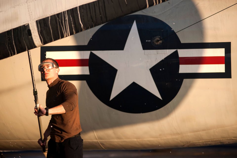 USS HARRY S. TRUMAN (CVN 75) 140105-N-ZG705-1245 (11815901726)