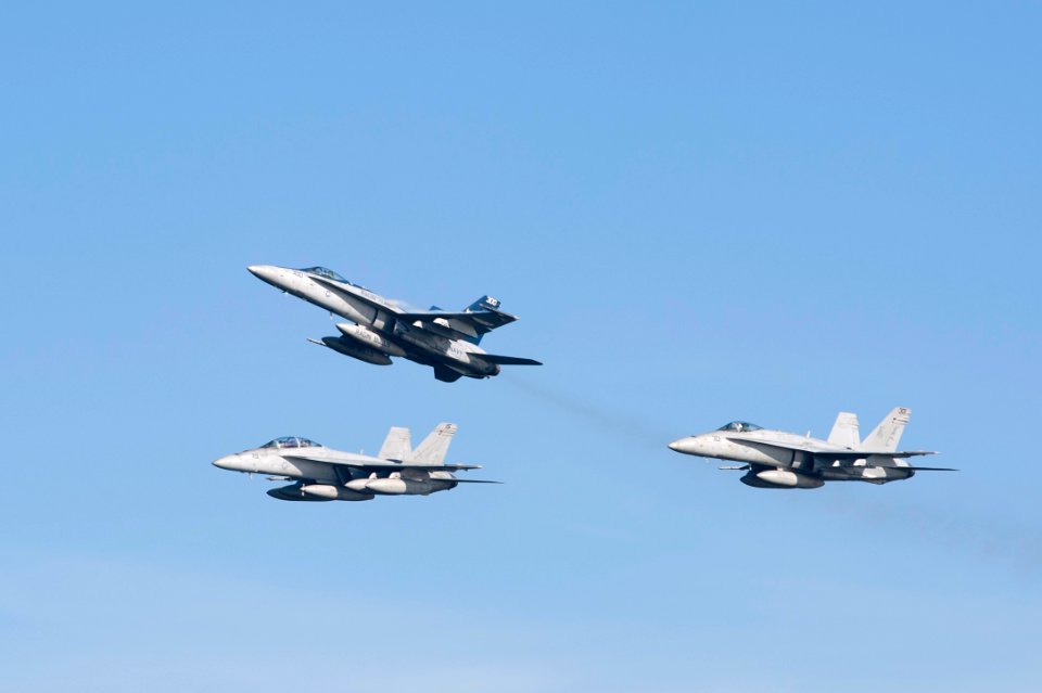 USS Harry S. Truman (CVN 75) 140109-N-ZG705-068 (11883638004)