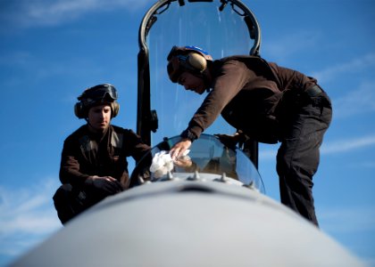 USS Harry S. Truman (CVN 75) 140110-N-IG780-039 (11884072516)