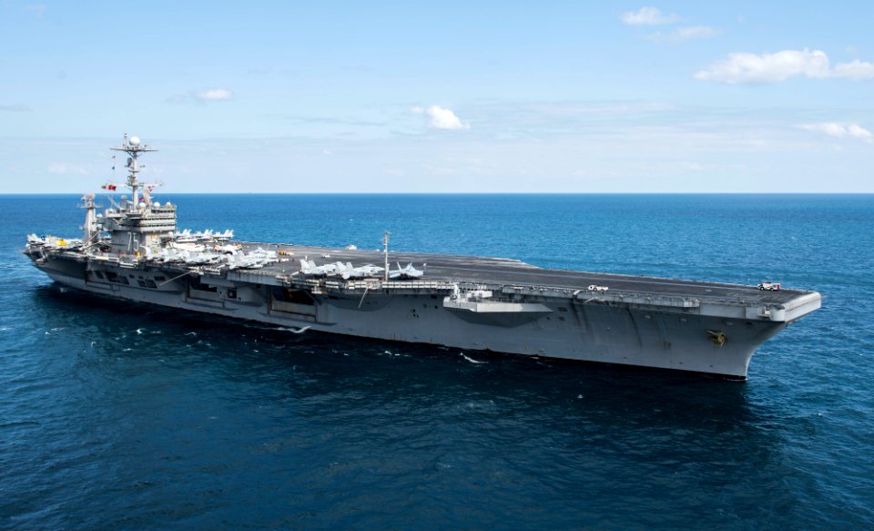 USS HARRY S. TRUMAN (CVN 75) 140107-N-CL550-484 (11831189685)