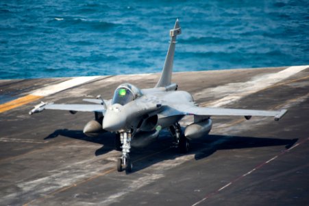 USS HARRY S. TRUMAN (CVN 75) 140113-N-ZG705-252 (11941900625)