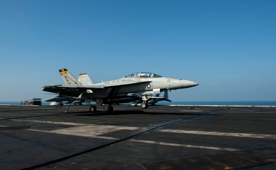 USS HARRY S. TRUMAN (CVN 75) 140128-N-XL102-090 (12201773206)