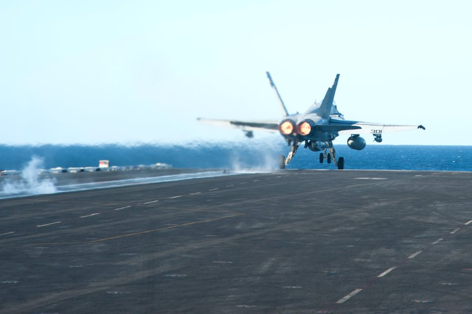USS HARRY S. TRUMAN (CVN 75) 140108-N-XL102-045 (11850761974)