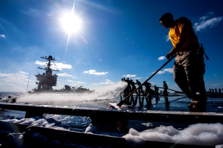 USS HARRY S. TRUMAN (CVN 75) 140105-N-ZG705-401 (11815165345)