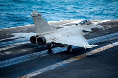USS HARRY S. TRUMAN (CVN 75) 140113-N-ZG705-227 (11942349104)