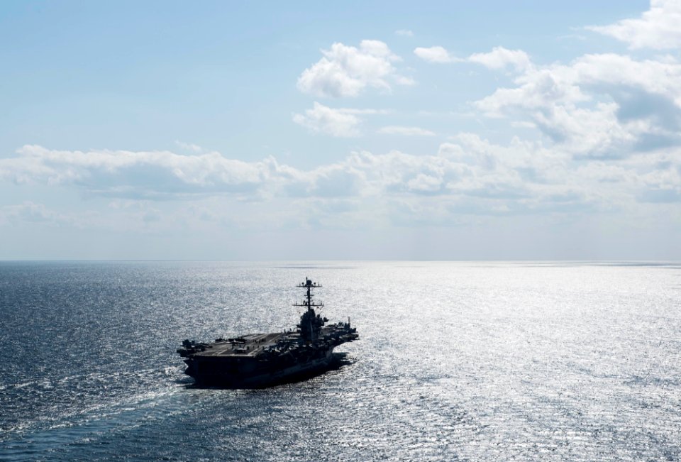 USS HARRY S. TRUMAN (CVN 75) 140107-N-CL550-256 (11831614864)