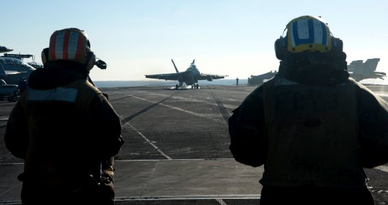 USS HARRY S. TRUMAN (CVN 75) 140108-N-XL102-090 (11851137866)