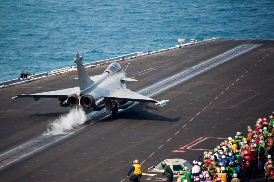 USS HARRY S. TRUMAN (CVN 75) 140113-N-ZG705-388 (11942340434)