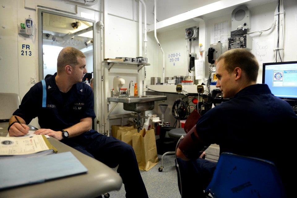 USS HARRY S. TRUMAN (CVN 75) 140203-N-CC806-045 (12301119923)