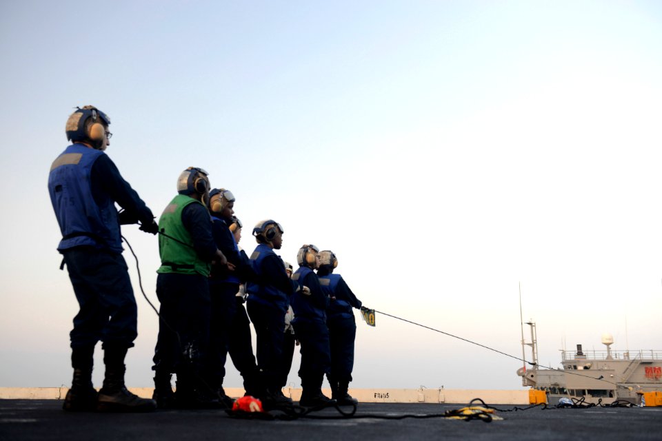 USS HARRY S. TRUMAN (CVN 75) 140205-N-CC806-017 (12337939724)