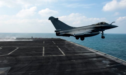 USS HARRY S. TRUMAN (CVN 75) 140113-N-XL102-229 (11942191623)
