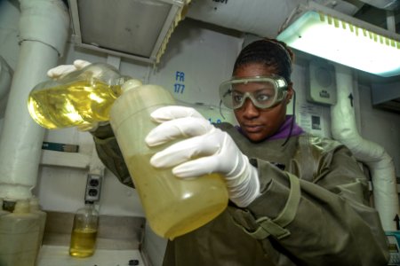USS HARRY S. TRUMAN (CVN 75) 140211-N-XZ339-003 (12479507453)