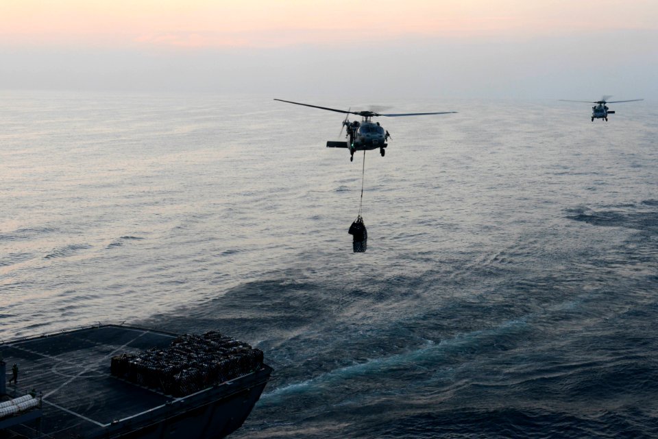 USS HARRY S. TRUMAN (CVN 75) 140129-N-CC806-018 (12221580664)