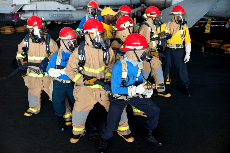 USS HARRY S. TRUMAN (CVN 75) 140207-N-ZG705-253 (12380043535)
