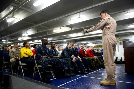 USS HARRY S. TRUMAN (CVN 75) 140207-N-CC806-100 (12380220703)