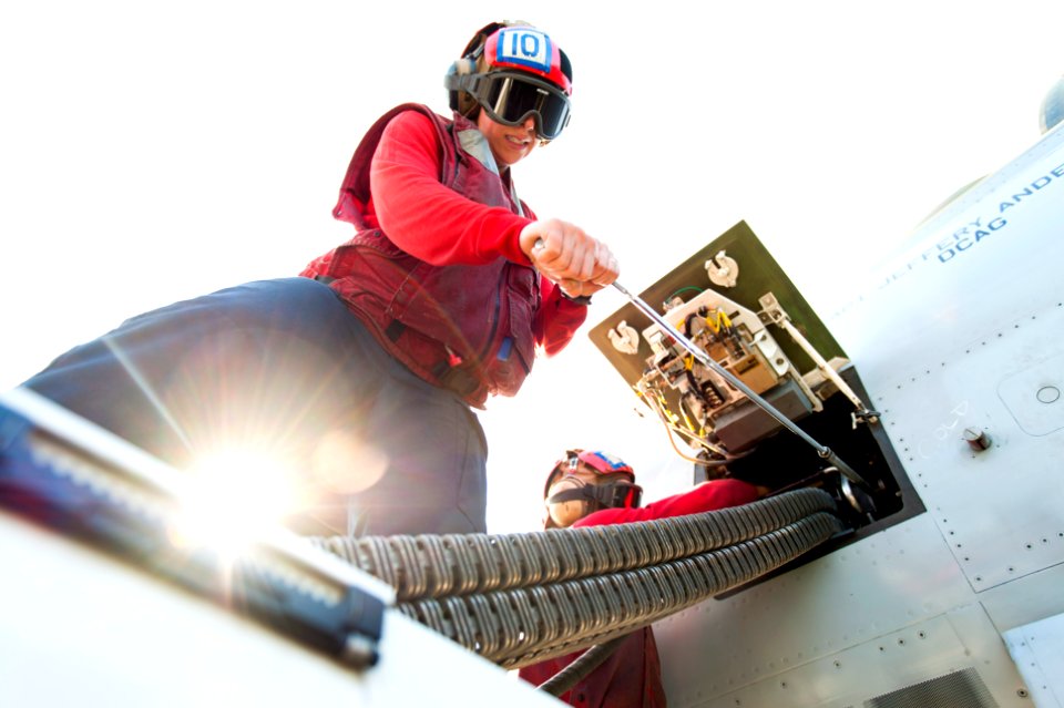 USS HARRY S. TRUMAN (CVN 75) 140128-N-ZG705-252 (12201399393)