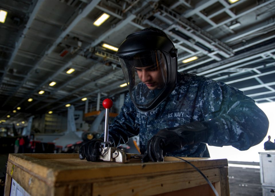 USS HARRY S. TRUMAN (CVN 75) 140204-N-IG780-007 (12315392895)