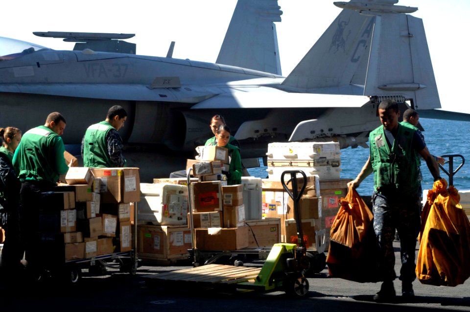 USS HARRY S. TRUMAN (CVN 75) 140210-N-ZN848-010 (12451074755)