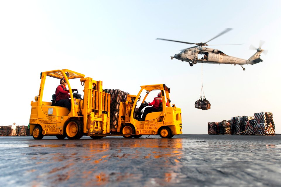 USS HARRY S. TRUMAN (CVN 75) 140205-N-ZG705-174 (12337464285)