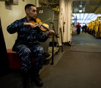 USS HARRY S. TRUMAN (CVN 75) 140218-N-IG780-013 (12635021214)