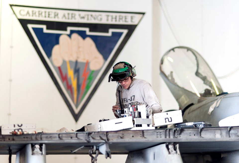 USS HARRY S. TRUMAN (CVN 75) 140207-N-ZG705-267 (12380042645)