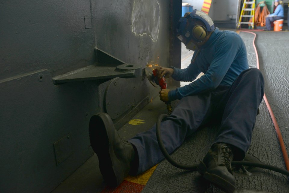 USS HARRY S. TRUMAN (CVN 75) 140312-N-CC806-050 (13120536235)
