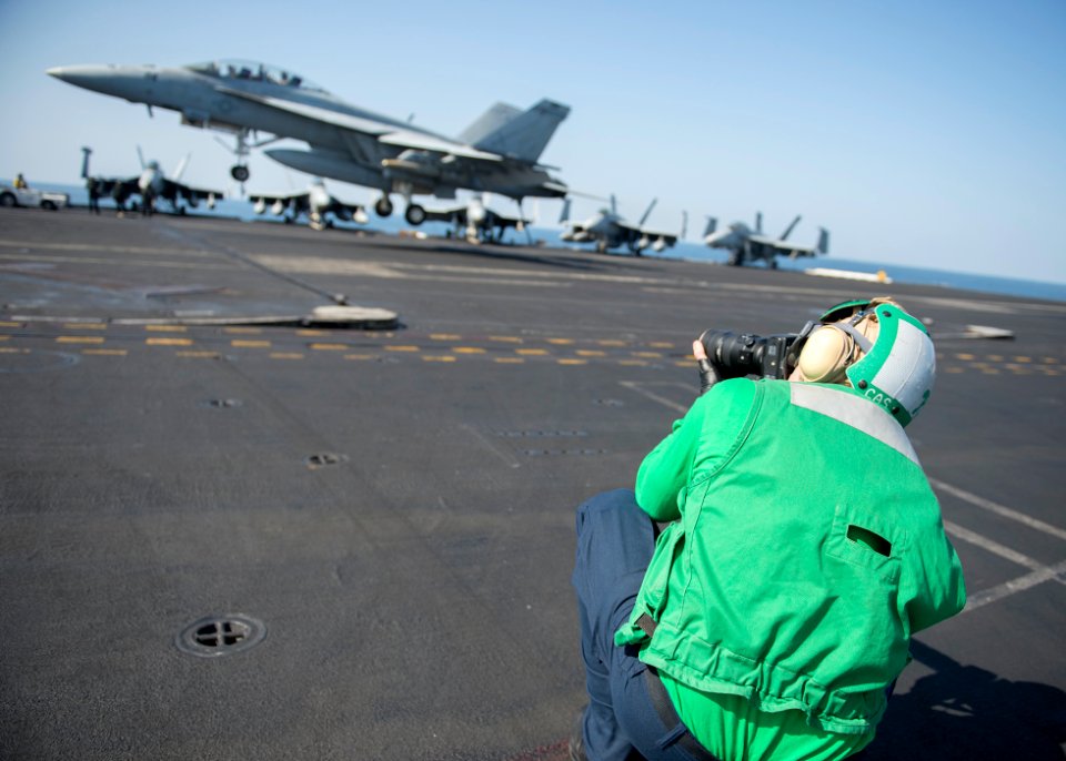USS HARRY S. TRUMAN (CVN 75) 140218-N-IG780-427 (12634540665)