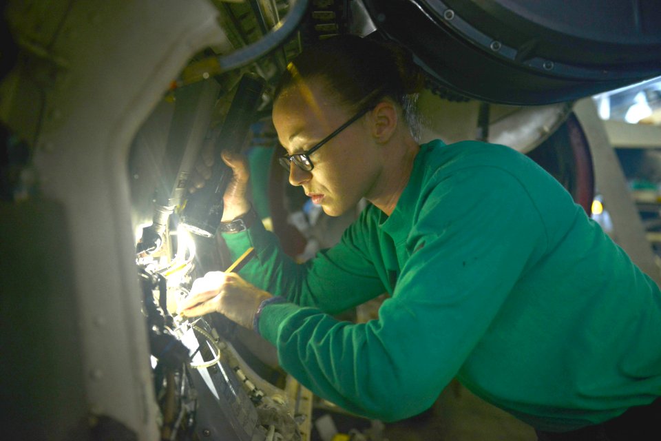 USS Harry S. Truman (CVN 75) 140313-N-CC806-045 (13141993605)