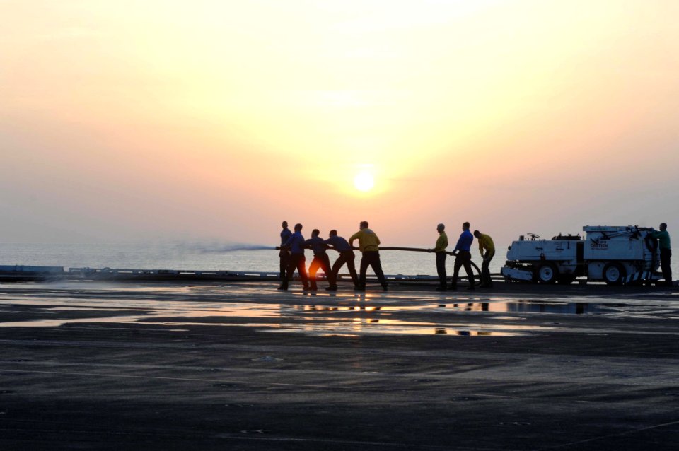 USS HARRY S. TRUMAN (CVN 75) 140209-N-ZN848-215 (12428715953)