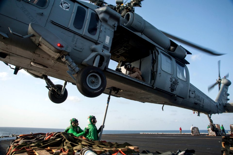 USS HARRY S. TRUMAN (CVN 75) 140219-N-RY581-092 (12650271604)