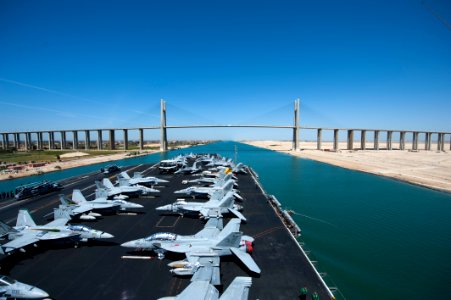 USS HARRY S. TRUMAN (CVN 75) 140328-N-ZG705-235 (13580600325)