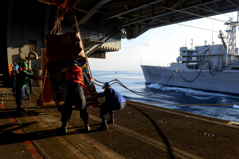 USS HARRY S. TRUMAN (CVN 75) 140212-N-CC806-195 (12493906084)