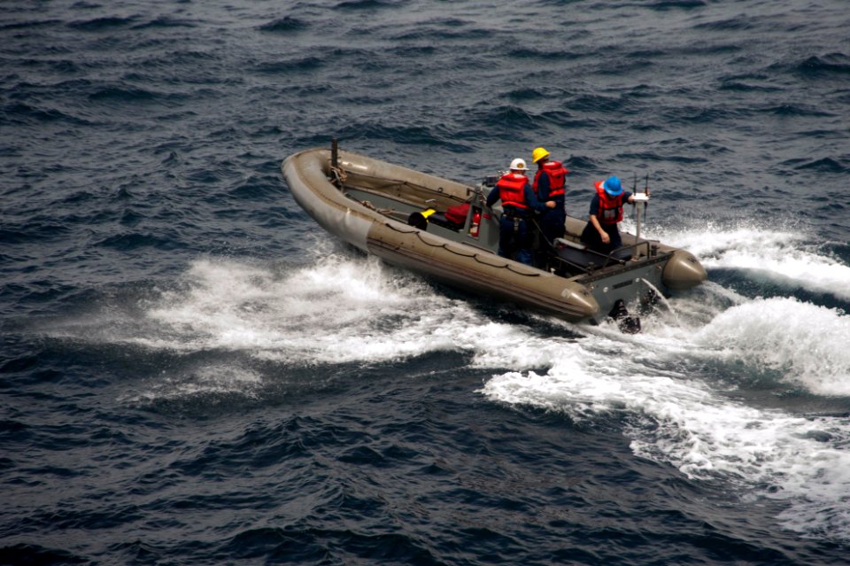 USS HARRY S. TRUMAN (CVN 75) 140316-N-RY581-050 (13212812774)