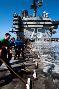 USS HARRY S. TRUMAN (CVN 75) 140309-N-VE959-210 (13058918403)
