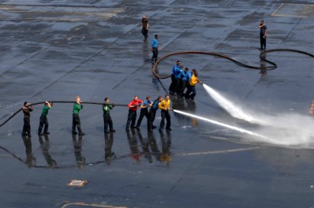 USS HARRY S. TRUMAN (CVN 75) 140316-N-ZN848-327 (13212449235)
