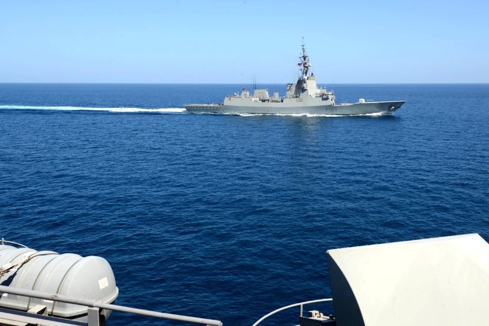 USS HARRY S. TRUMAN (CVN 75) 140320-N-MV682-592 (13554233583)