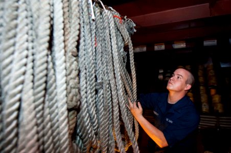 USS HARRY S. TRUMAN (CVN 75) 140324-N-ZN848-018 (13400179605)