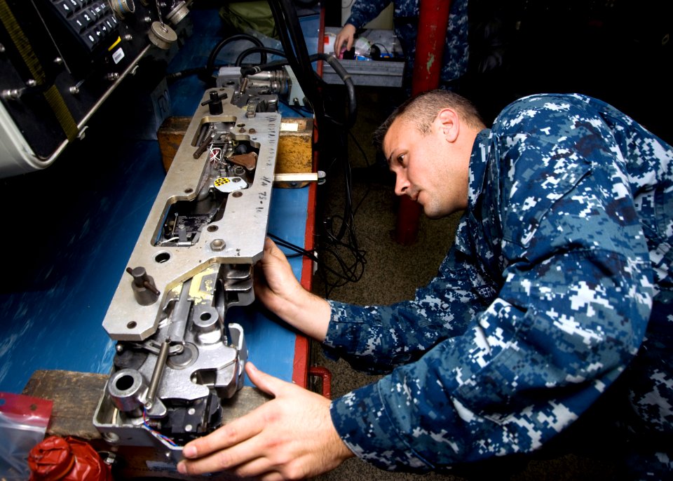 USS Harry S. Truman 121021-N-PL185-010