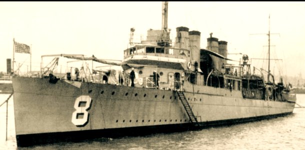 USS Hart (DM-8) in Chinese waters, in the 1920s