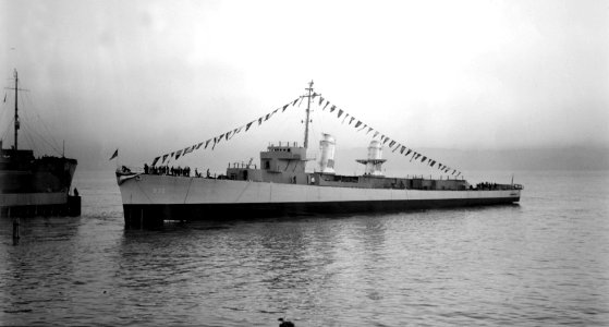 USS Heermann (DD-532) after her launch at the Bethlehem Shipbuilding Corporation shipyard, San Francisco, California (USA), 5 December 1942 (BS-126345) photo