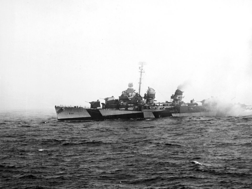 USS Heermann (DD-532) laying smoke, early in the Battle off Samar, 25 October 1944 (80-G-270517)