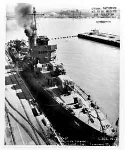 USS Helm (DD-388) - 19-N-28726